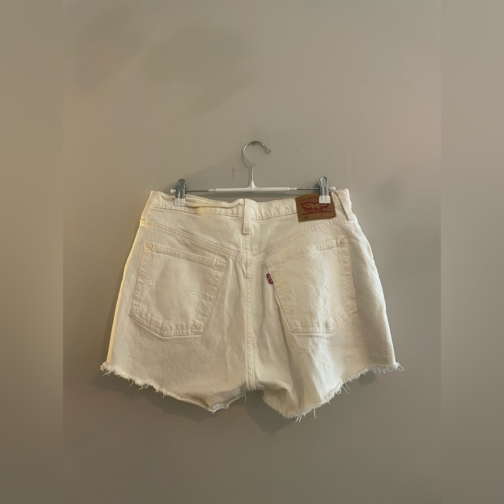Levi’s Cream Denim Cut Off Shorts Jean Shorts - Picture 3 of 5